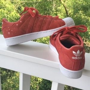 Red Adidas Superstars ⭐️